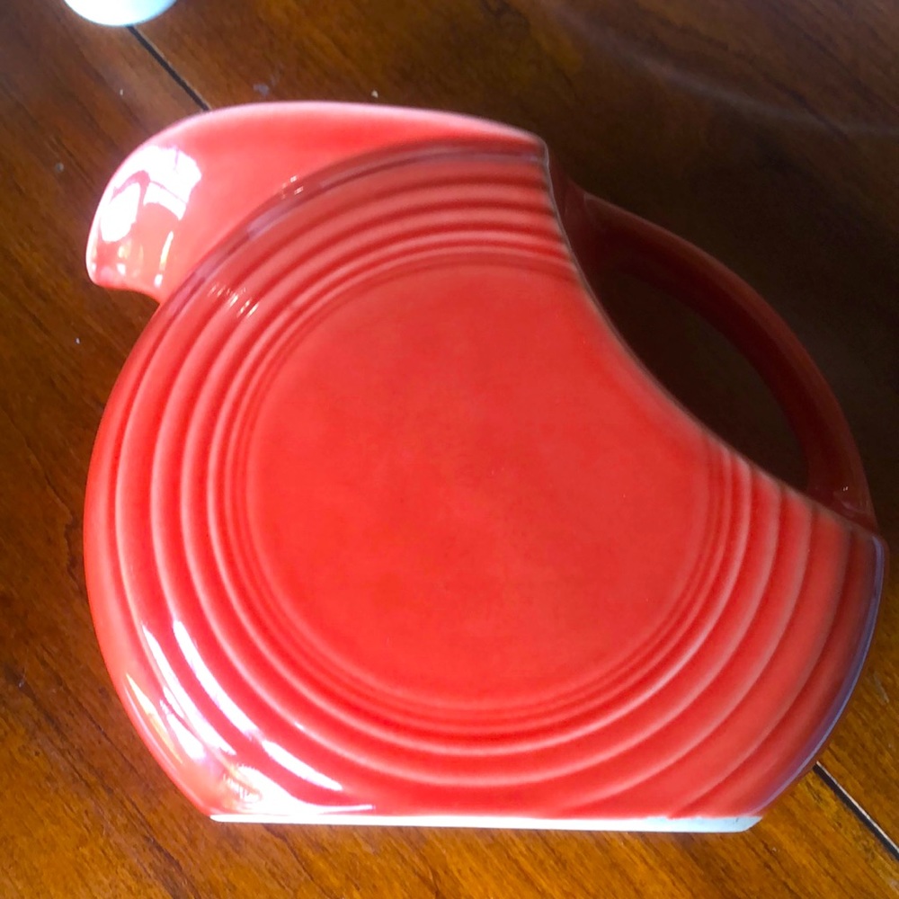 VINTAGE FIESTA  DISC PITCHER. EUC NO CHIPS Appx2QT